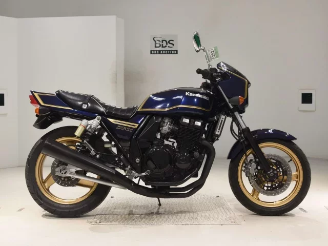Kawasaki ZRX400 лот № 0262 оценка 4  с аукциона в Японии