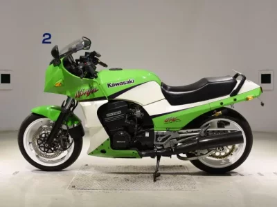 Kawasaki GPZ900R  с аукциона в Японии