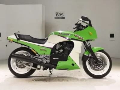Kawasaki GPZ900R  с аукциона в Японии