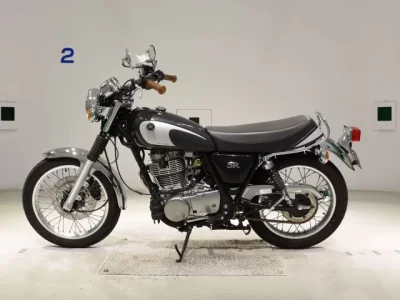 Yamaha SR400-5 лот № 7997 оценка 5  с аукциона в Японии 2