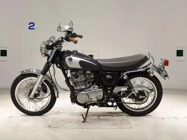 Yamaha SR400-5