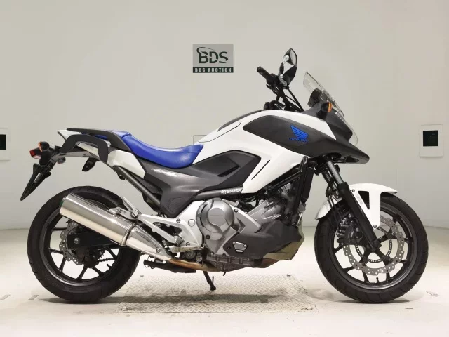 Honda NC700XDLD лот № 7977 оценка 5  с аукциона в Японии