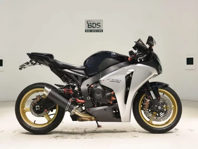 Honda CBR1000RR ABS лот № 7708 оценка 4  с аукциона в Японии
