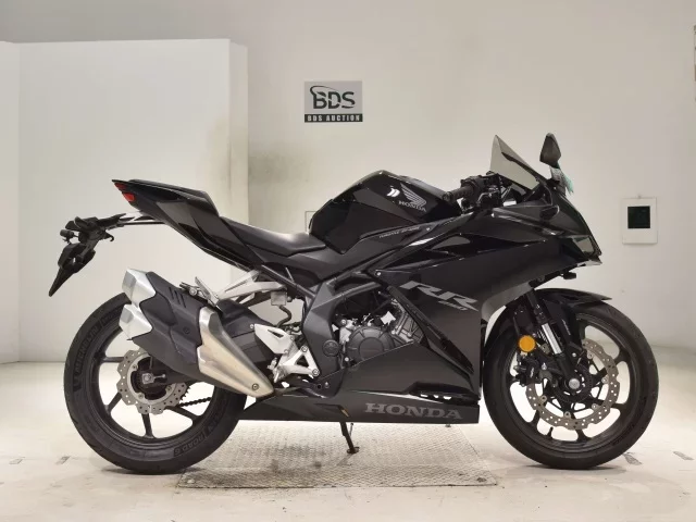 Honda CBR250RR-2A лот № 2756 оценка 5  с аукциона в Японии