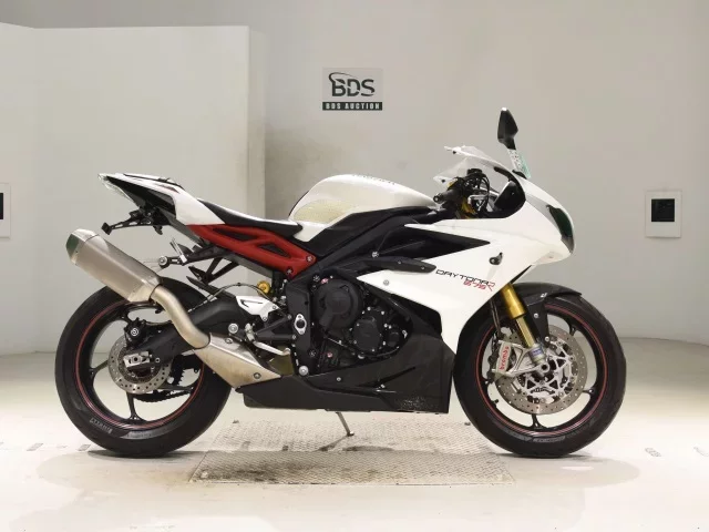 Triumph  DAYTONA675R лот № 5073 оценка 5  с аукциона в Японии