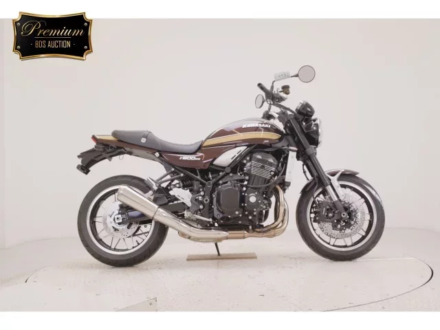 Kawasaki Z900RS лот № 7548 оценка 8  с аукциона в Японии