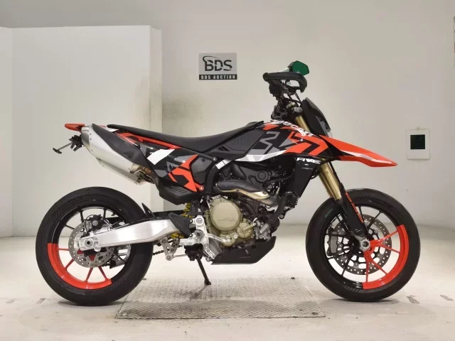 Ducati  HYPERMOTARD 698 MONO лот № 2744 оценка 6  с аукциона в Японии