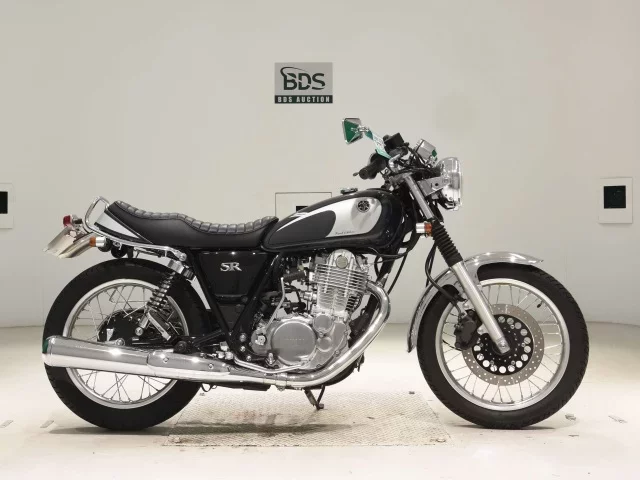 Yamaha SR400-5 лот № 7673 оценка 6  с аукциона в Японии