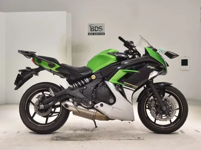 Kawasaki NINJA400 лот № 2787 оценка 4  с аукциона в Японии