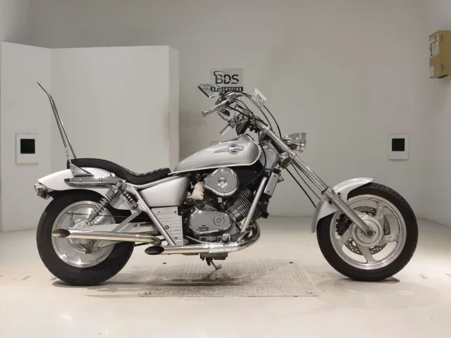 Honda MAGNA 250 лот № 0169 оценка 4  с аукциона в Японии