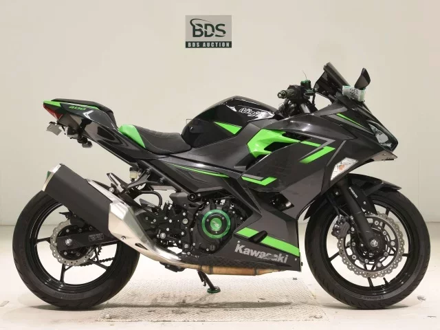 Kawasaki NINJA400-2 лот № 7819 оценка 5  с аукциона в Японии