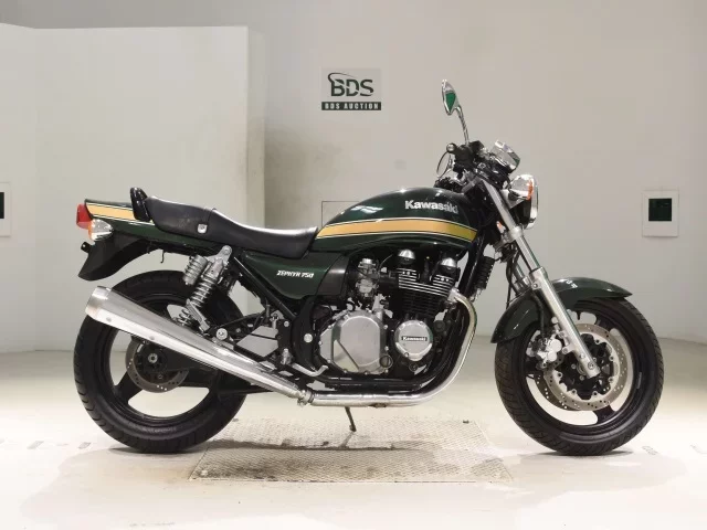 Kawasaki ZEPHYR750 лот № 0451 оценка 4  с аукциона в Японии