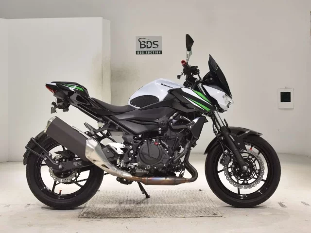 Kawasaki Z400-2 лот № 2820 оценка 5  с аукциона в Японии