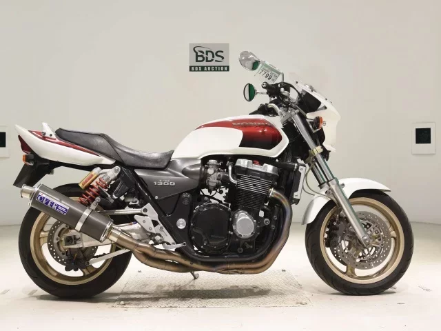Honda CB1300SF лот № 7799 оценка 4  с аукциона в Японии