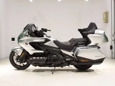 Honda GL1800 TOUR D  с аукциона в Японии