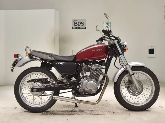 Honda CB223S лот № 2763 оценка 4  с аукциона в Японии