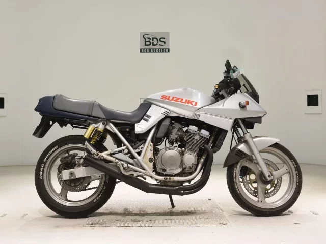 Suzuki GSX250 KATANA лот № 7839 оценка 4  с аукциона в Японии