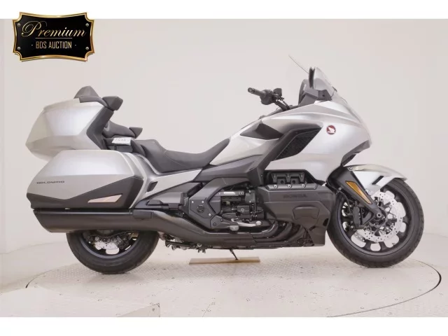 Honda GL1800 TOUR D лот № 7546 оценка 7  с аукциона в Японии