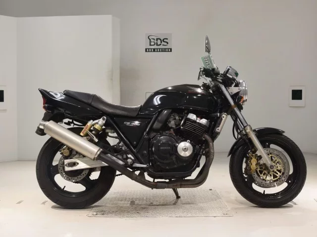 Honda CB400SF лот № 0325 оценка 4  с аукциона в Японии