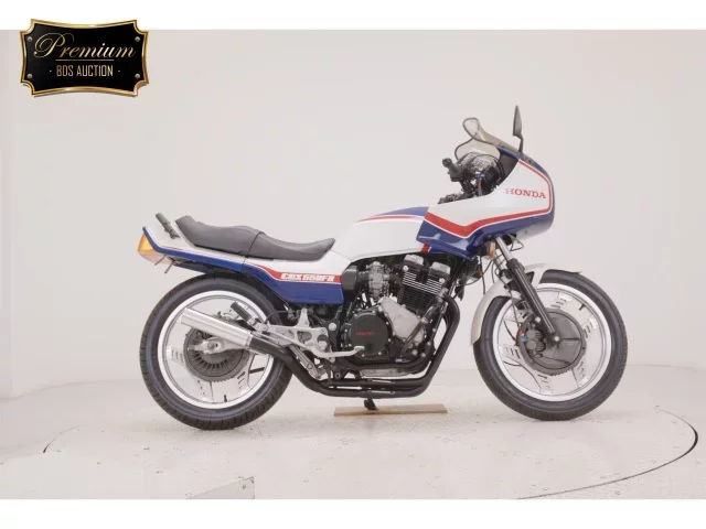 Honda CBX550 лот № 7559 оценка 4  с аукциона в Японии