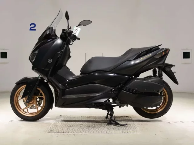 Yamaha X-MAX250-2
