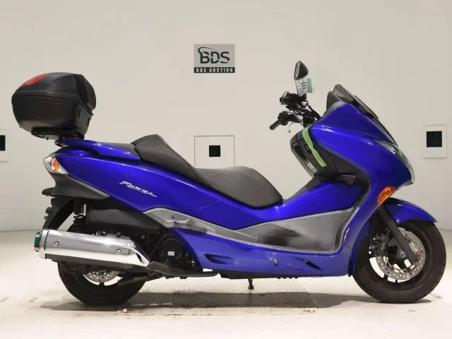 Honda FORZA Z лот № 7899 оценка 4  с аукциона в Японии