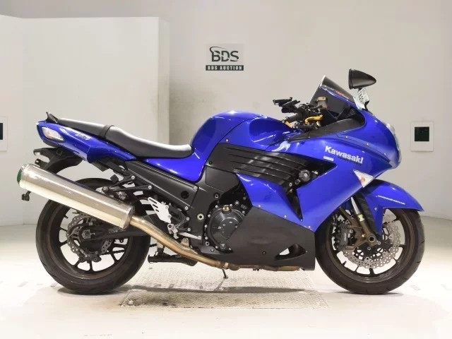 Kawasaki ZZR1400 лот № 7820 оценка 4  с аукциона в Японии