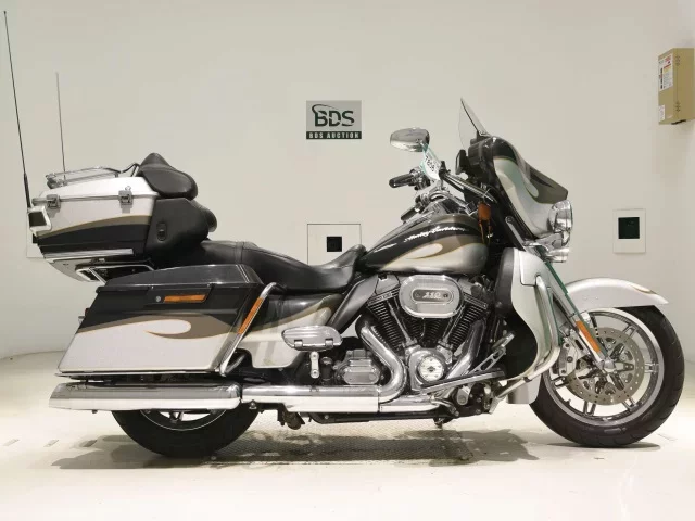 Harley-Davidson HARLEY FLHTCUSE1800CVO лот № 7808 оценка 5  с аукциона в Японии