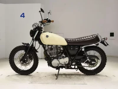 Yamaha SR400-5  с аукциона в Японии
