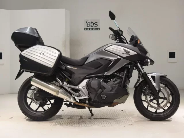 Honda NC750XDLD лот № 0208 оценка 5  с аукциона в Японии