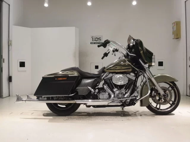 Harley-Davidson HARLEY FLHX1690 лот № 0154 оценка 4  с аукциона в Японии
