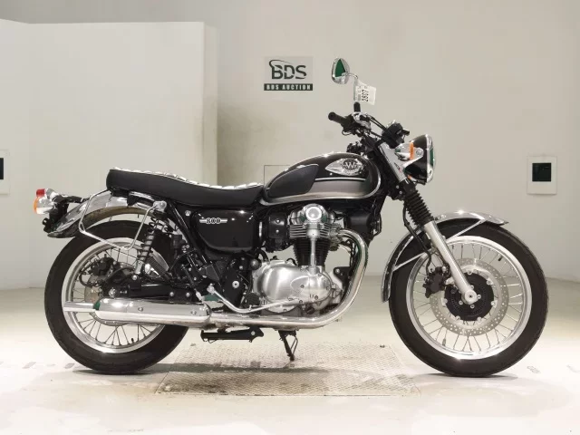 Kawasaki W800-2 лот № 2607 оценка 6  с аукциона в Японии