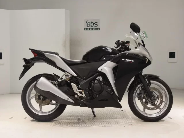 Honda CBR250R ABS лот № 0216 оценка 4  с аукциона в Японии