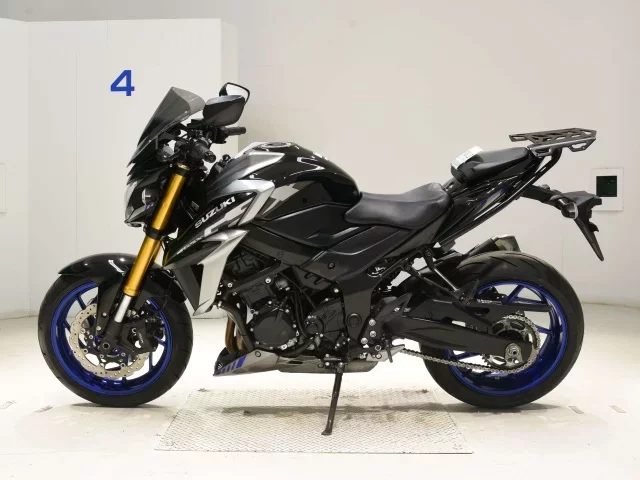 Suzuki GSX-S750