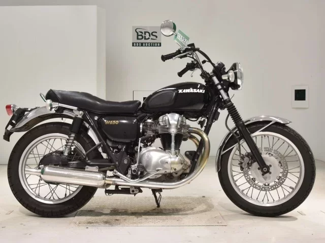 Kawasaki W650 лот № 7661 оценка 4  с аукциона в Японии