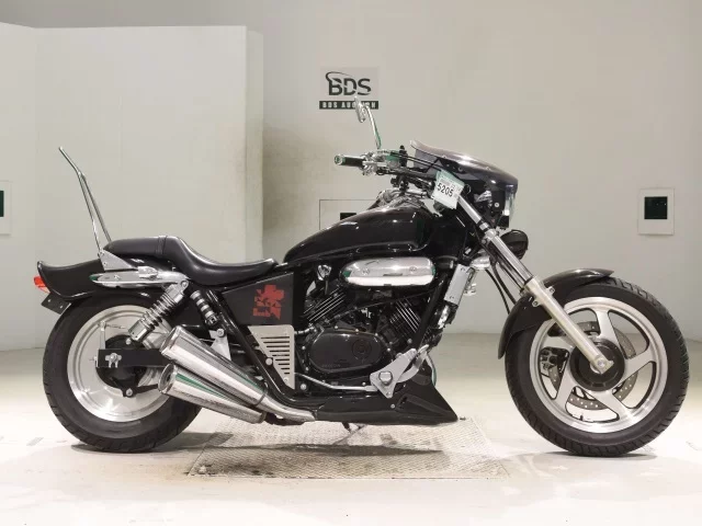 Honda MAGNA 250 лот № 5205 оценка 4  с аукциона в Японии