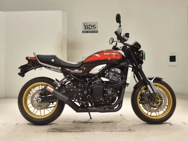 Kawasaki Z900RS лот № 2734 оценка 5  с аукциона в Японии