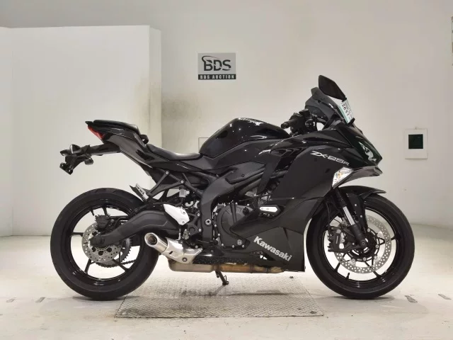 Kawasaki ZX-25R лот № 2631 оценка 7  с аукциона в Японии