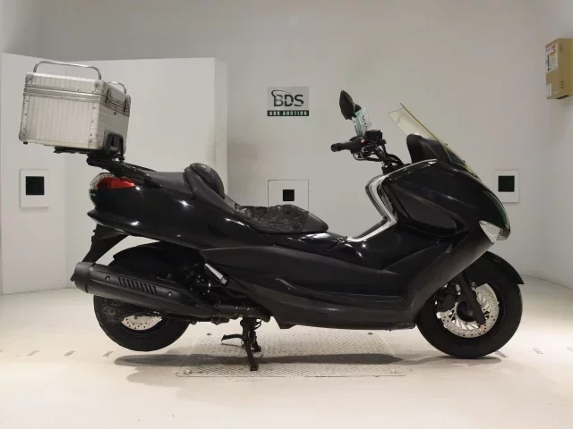Yamaha MAJESTY 250-4 лот № 0238 оценка 4  с аукциона в Японии