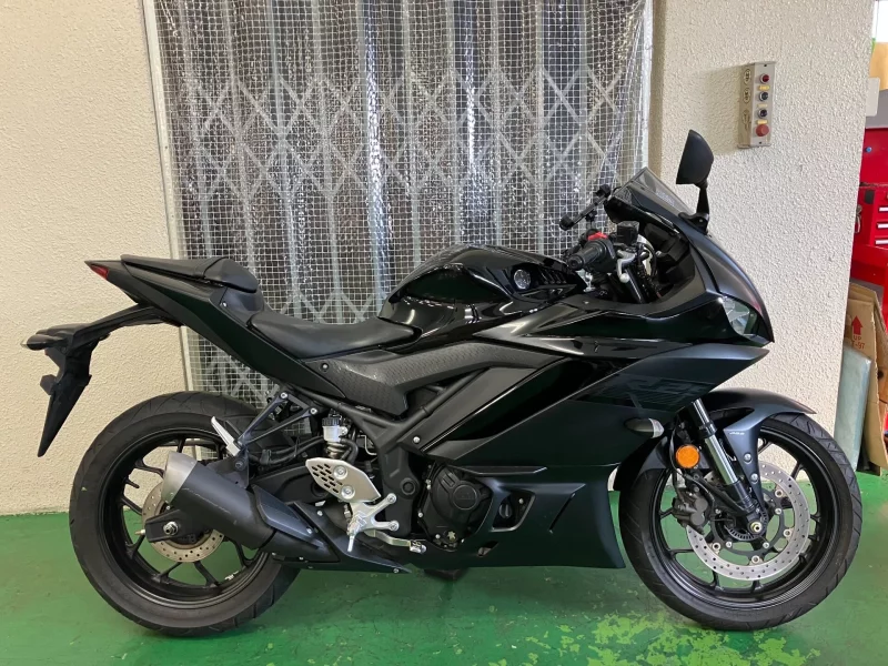 Yamaha YZF-R25 ABS