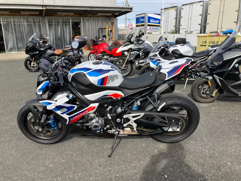 BMW BMW M1000R