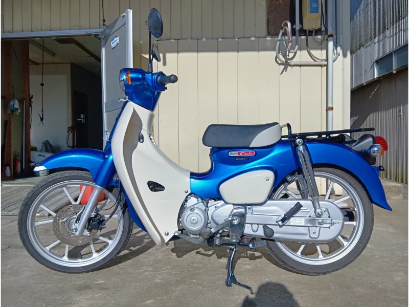 Suzuki SKYWAVE 250SS лот № 00066 оценка 4  с аукциона в Японии