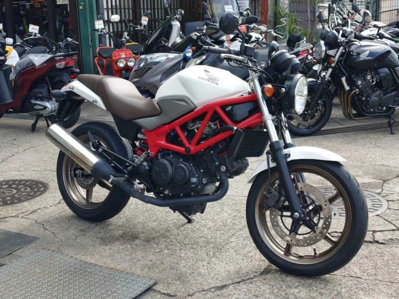 Honda VTR250 лот № 04059 оценка 4  с аукциона в Японии