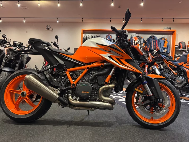 KTM  1290S-DUKE R EVO лот № 04093 оценка 8  с аукциона в Японии