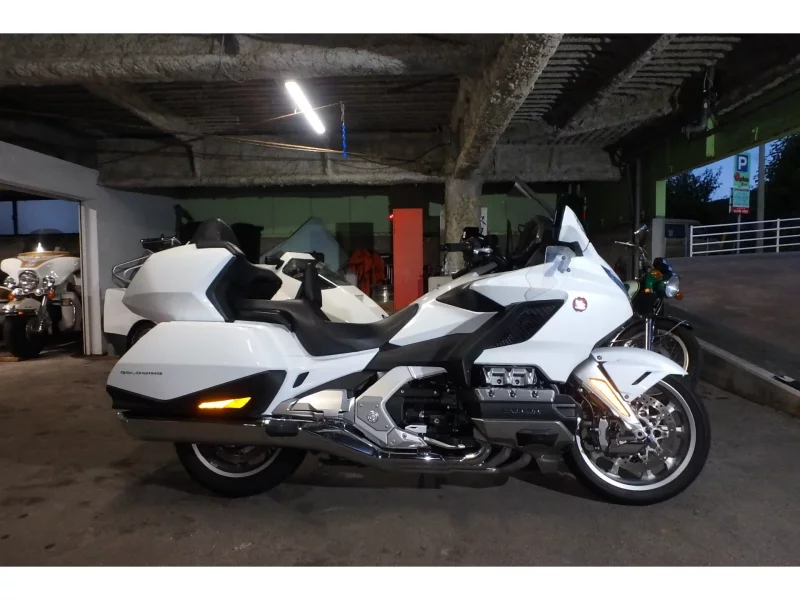 Honda Gold Wing Tour лот № 02097 оценка 4  с аукциона в Японии