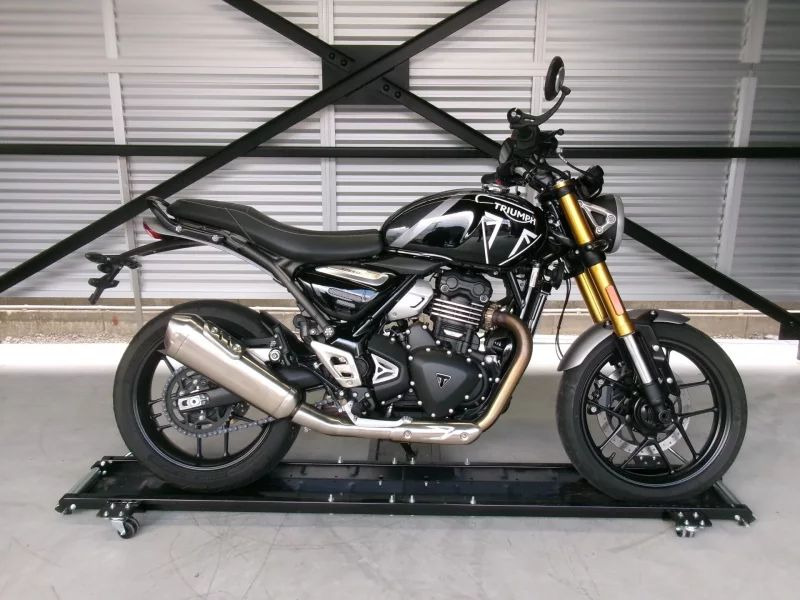 Triumph  SPEED 400 лот № 04100 оценка 5  с аукциона в Японии