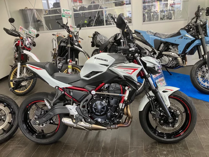 Kawasaki Z650 ABS лот № 04110 оценка 5  с аукциона в Японии