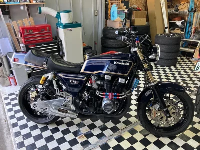 Kawasaki ZEPHYR750