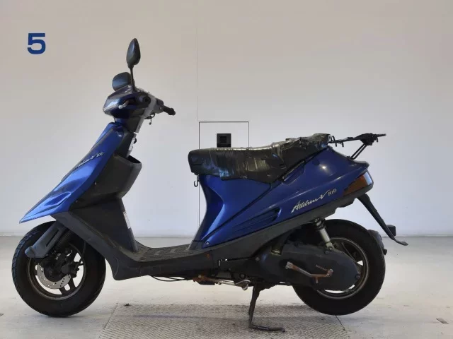 Suzuki ADDRESS V100