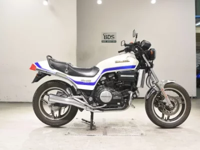 Honda VF750 SABER